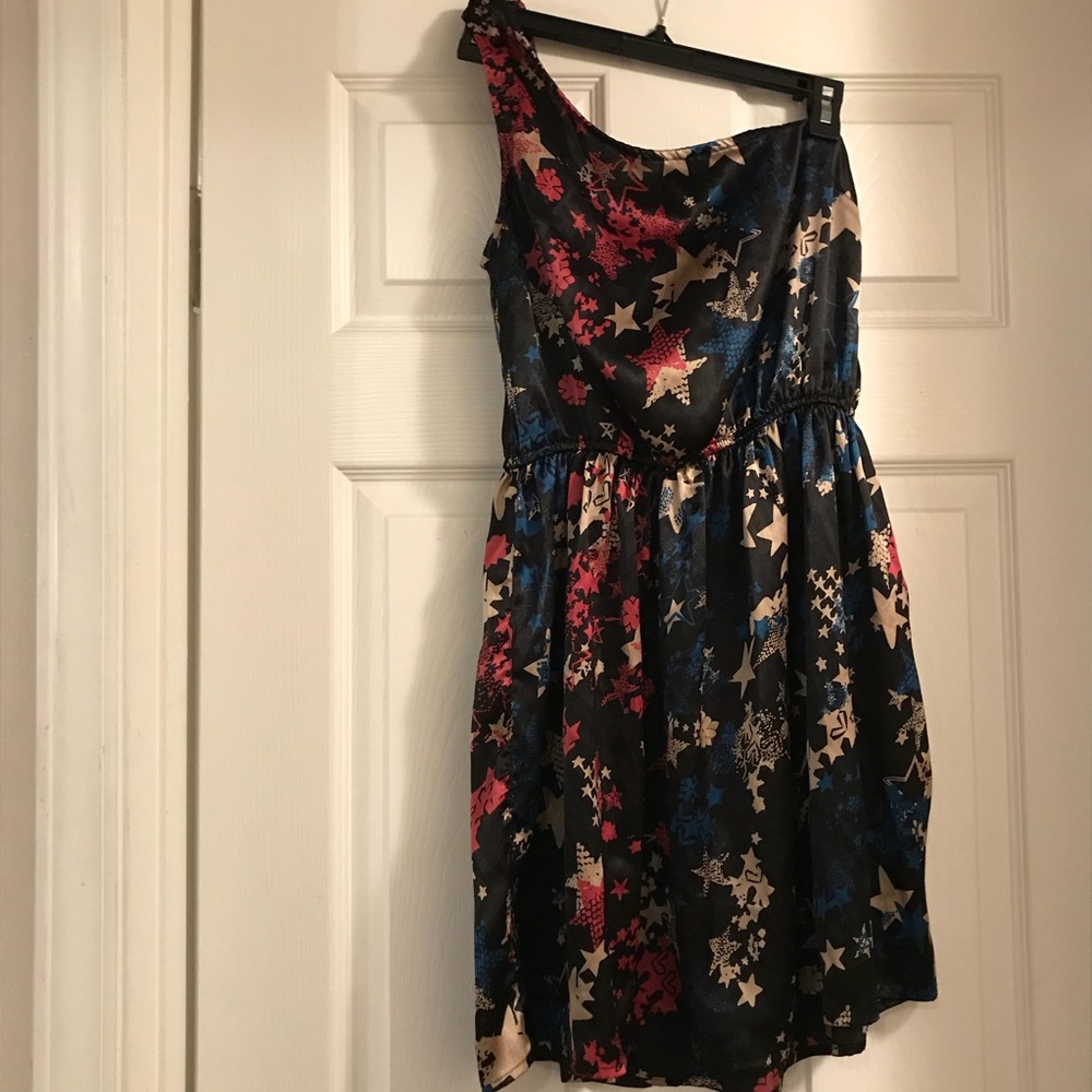 One shoulder dress - Picture 2 of 3